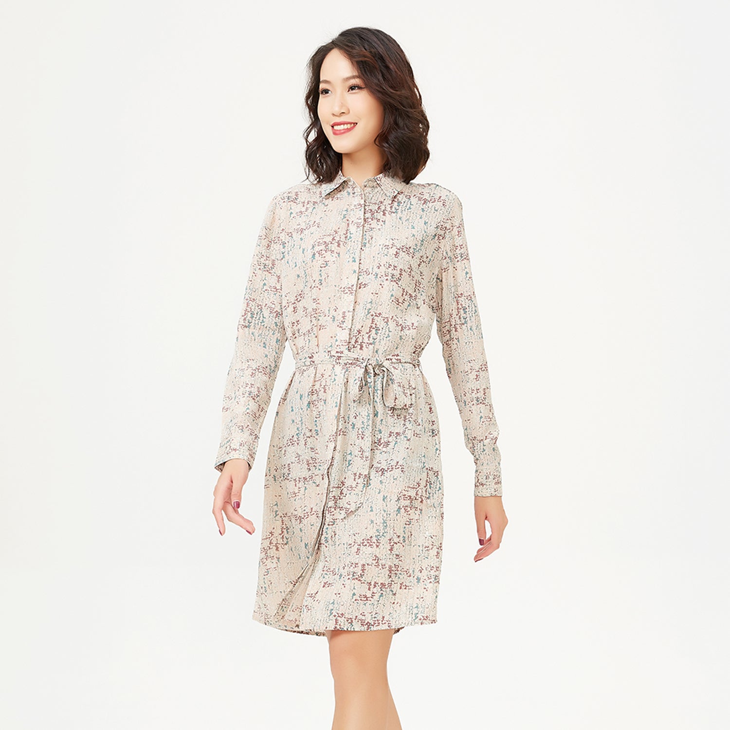 Robe chemise à ceinture ajoutée