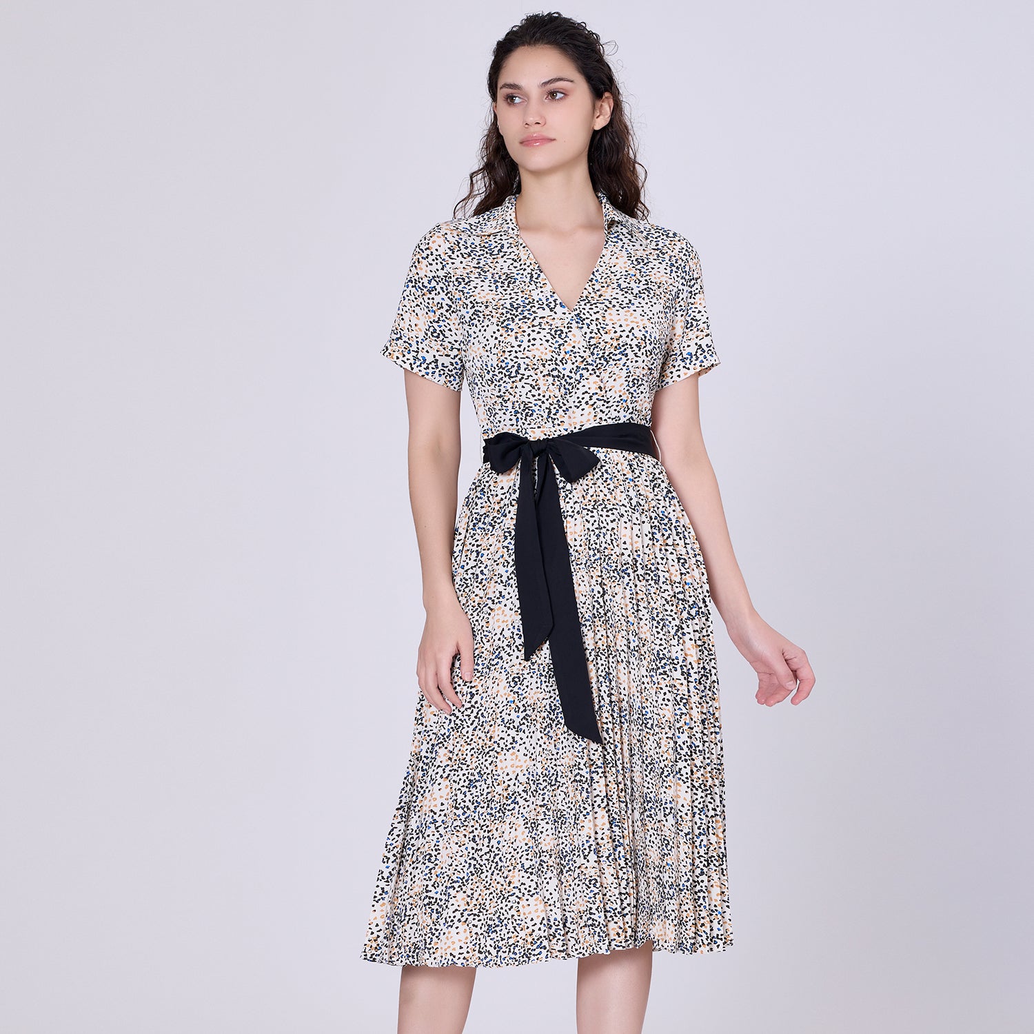 Robe imprimée à jupe plissée et imprimé graphique