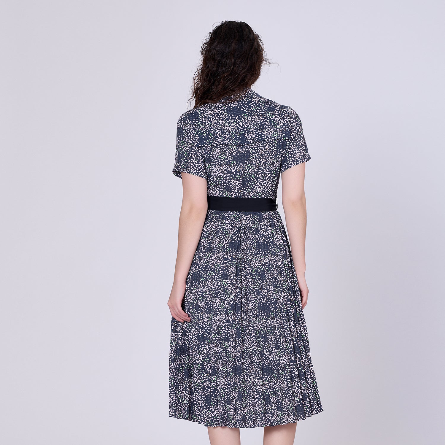 Robe imprimée à jupe plissée et imprimé graphique