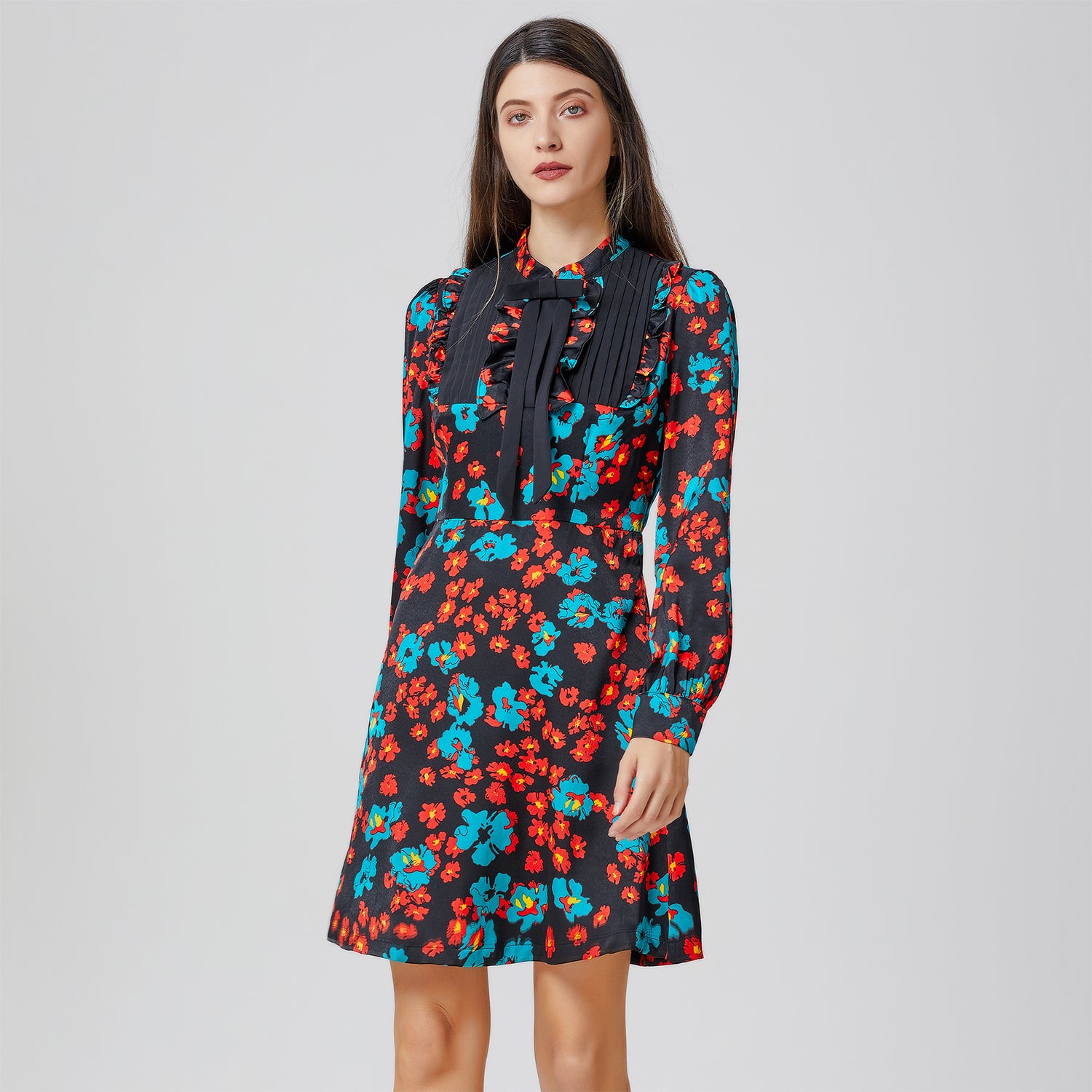Robe-chemise courte à imprimé floral et col lavallière