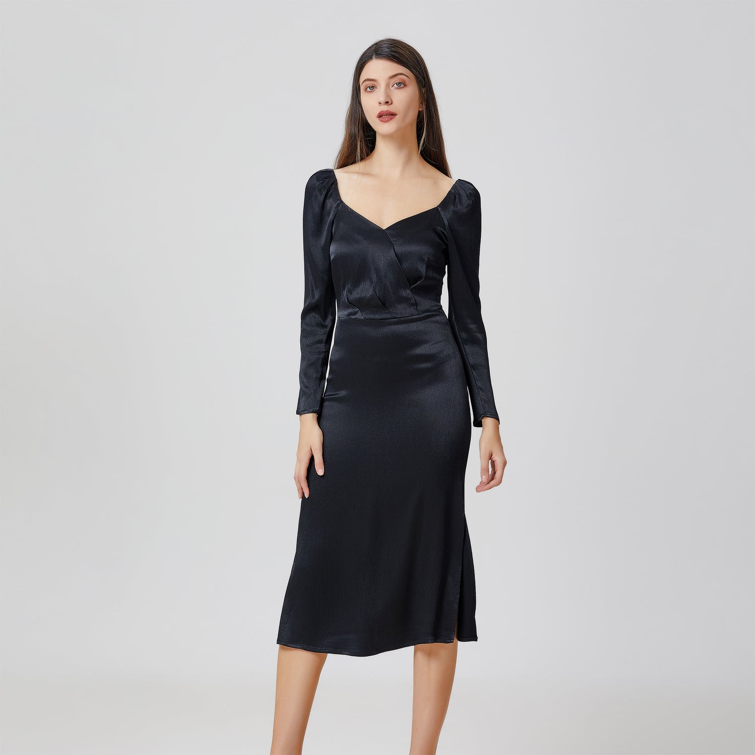 Robe satin à décolleté coeur- croisé