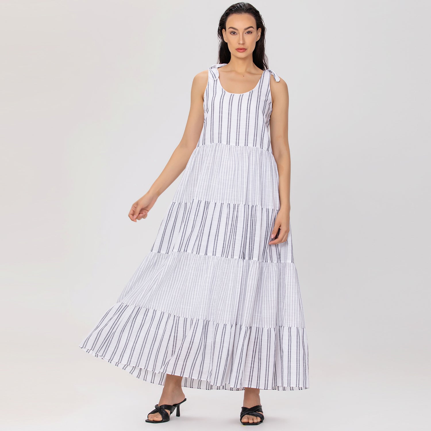 Robe à jeu de rayures et panneaux nivelés