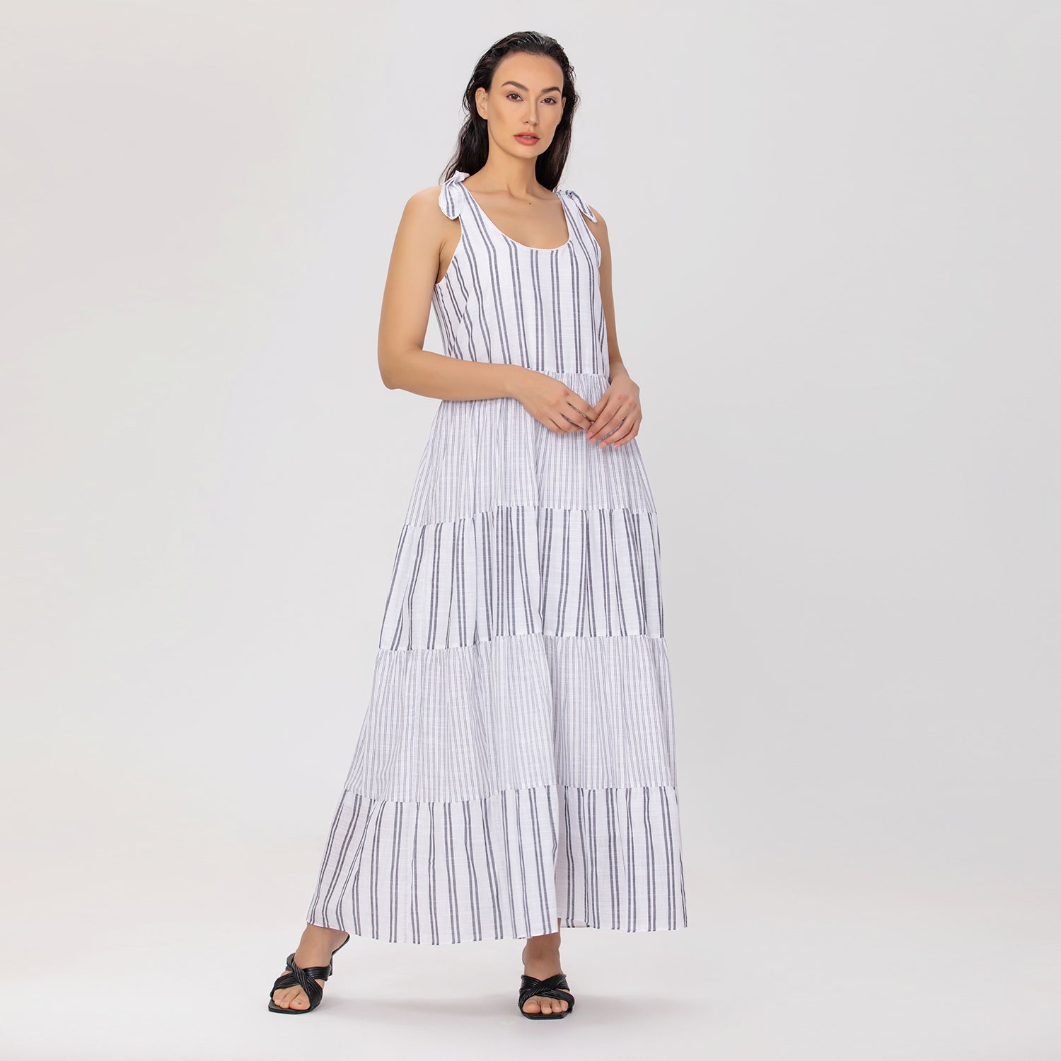 Robe à jeu de rayures et panneaux nivelés