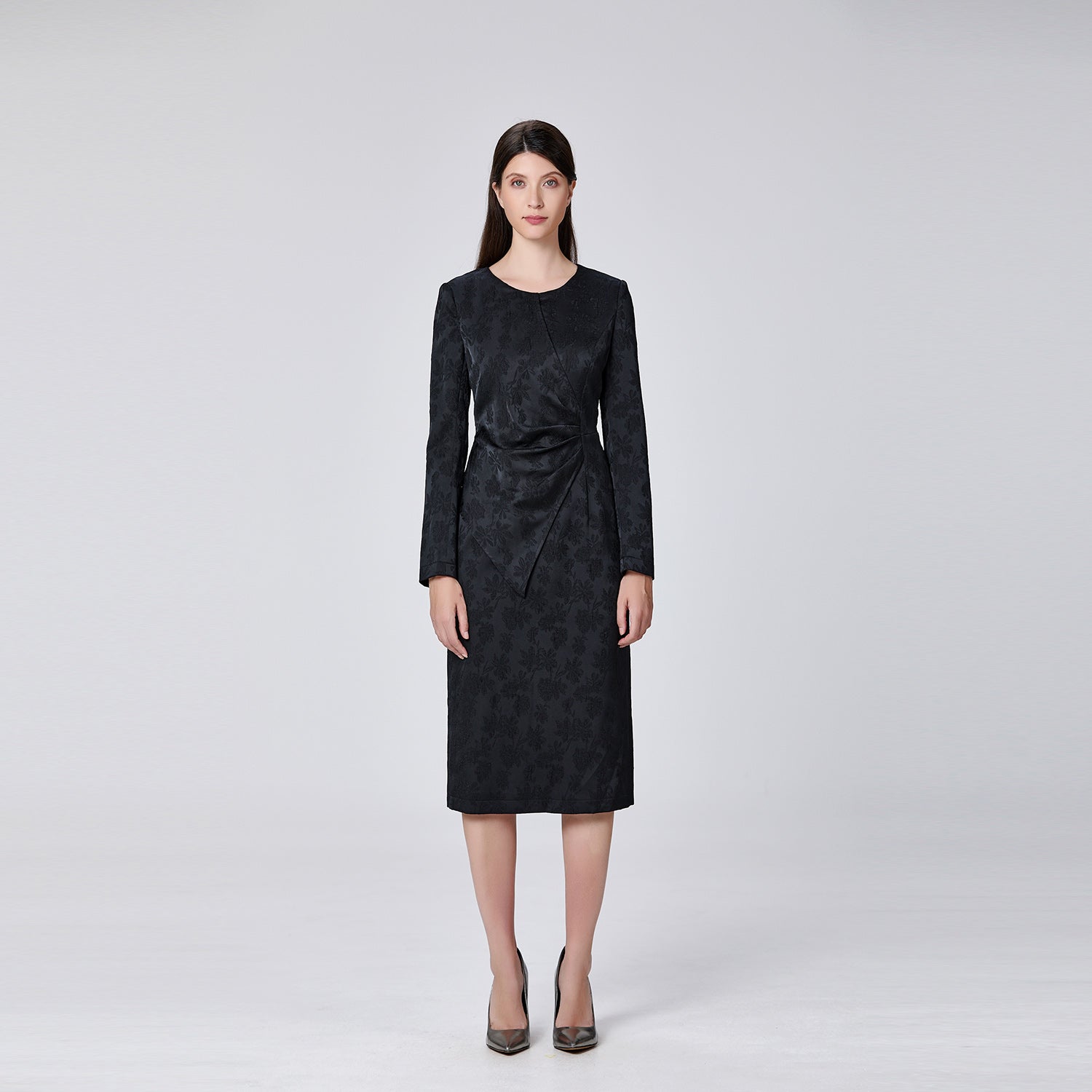 Robe asymétrique ajustée en brocart