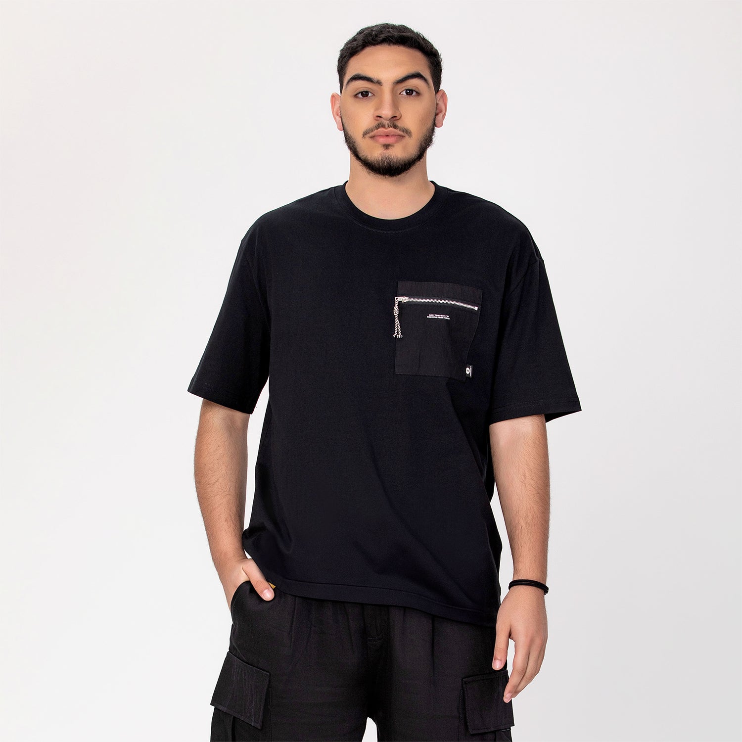 T-shirt homme coupe relax avec poche zippée