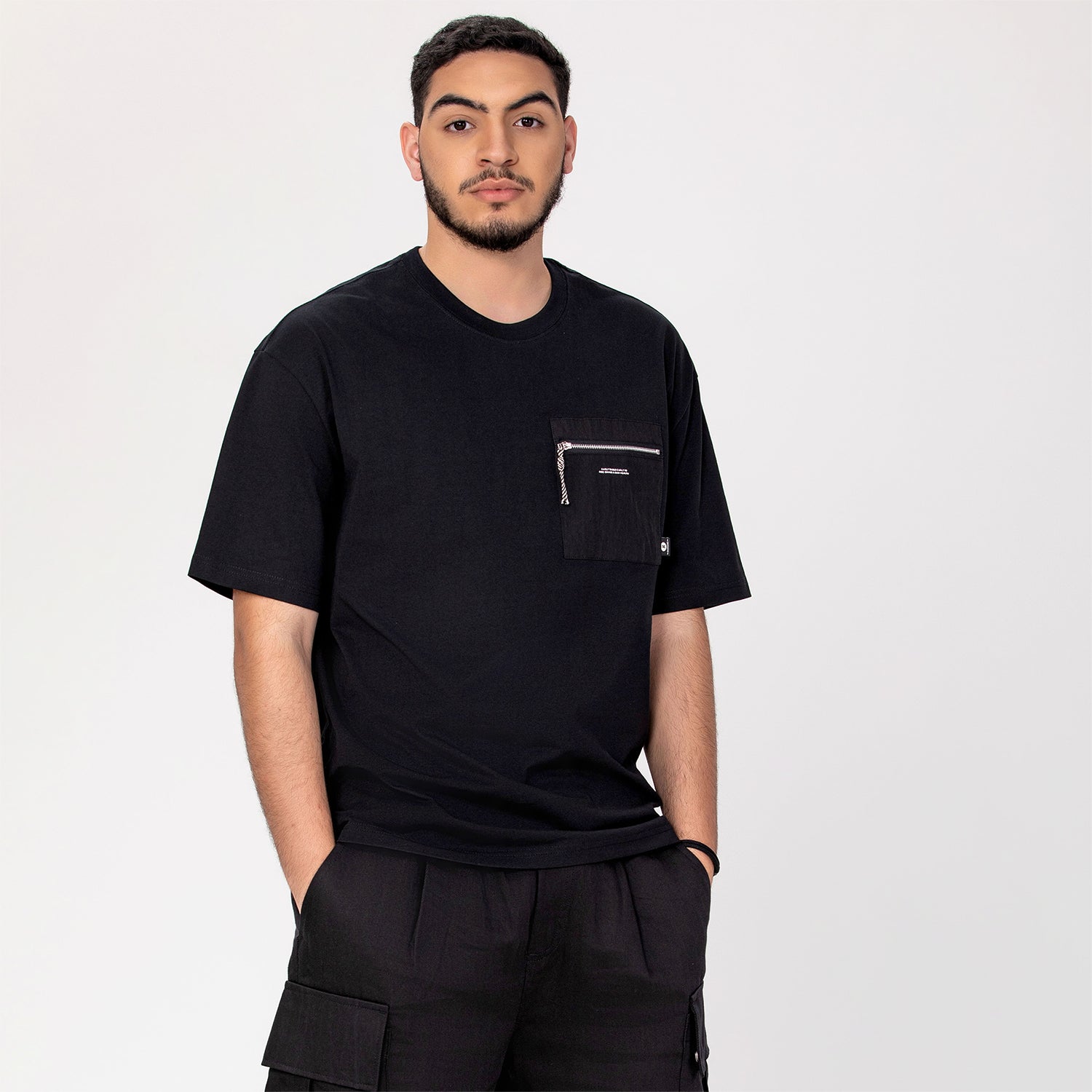 T-shirt homme coupe relax avec poche zippée