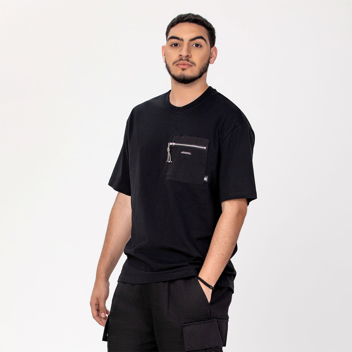 T-shirt homme coupe relax avec poche zippée