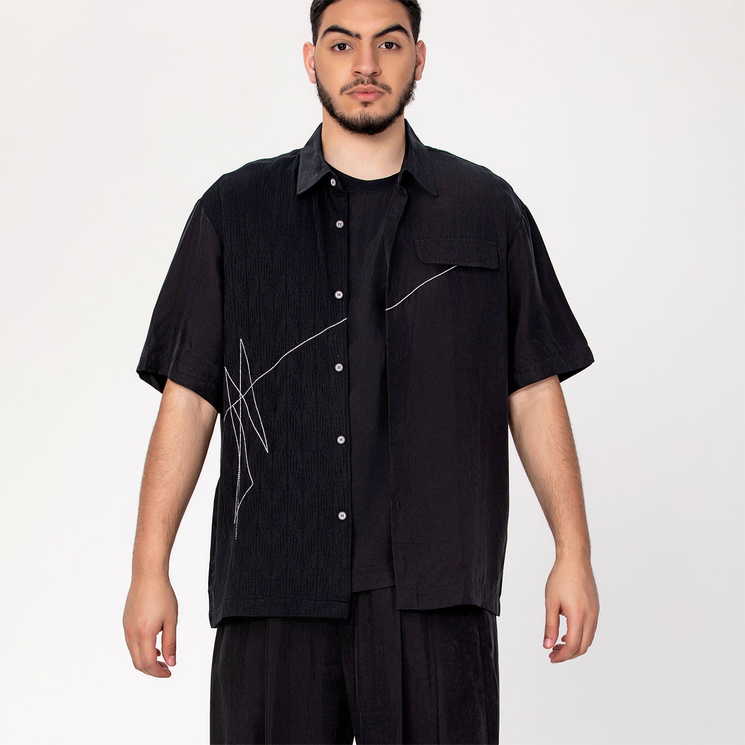 Chemise à ligne graphique