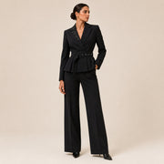 Veste blazer cintrée à ceinture et détails bijoux