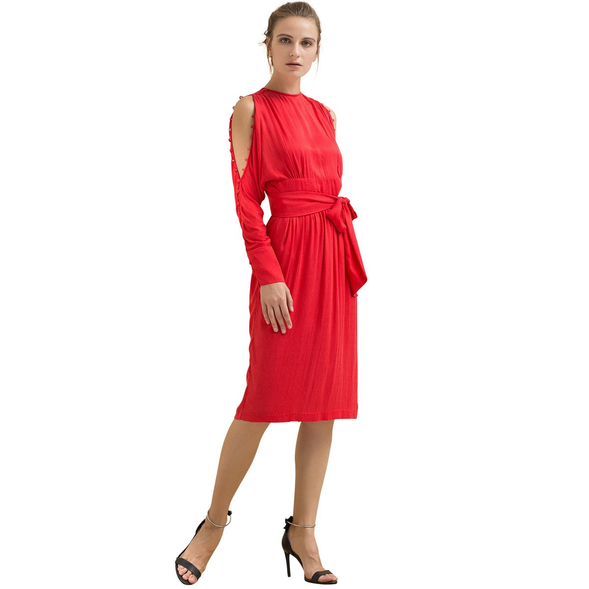 Robe cintrée manches longues épaules dénudées