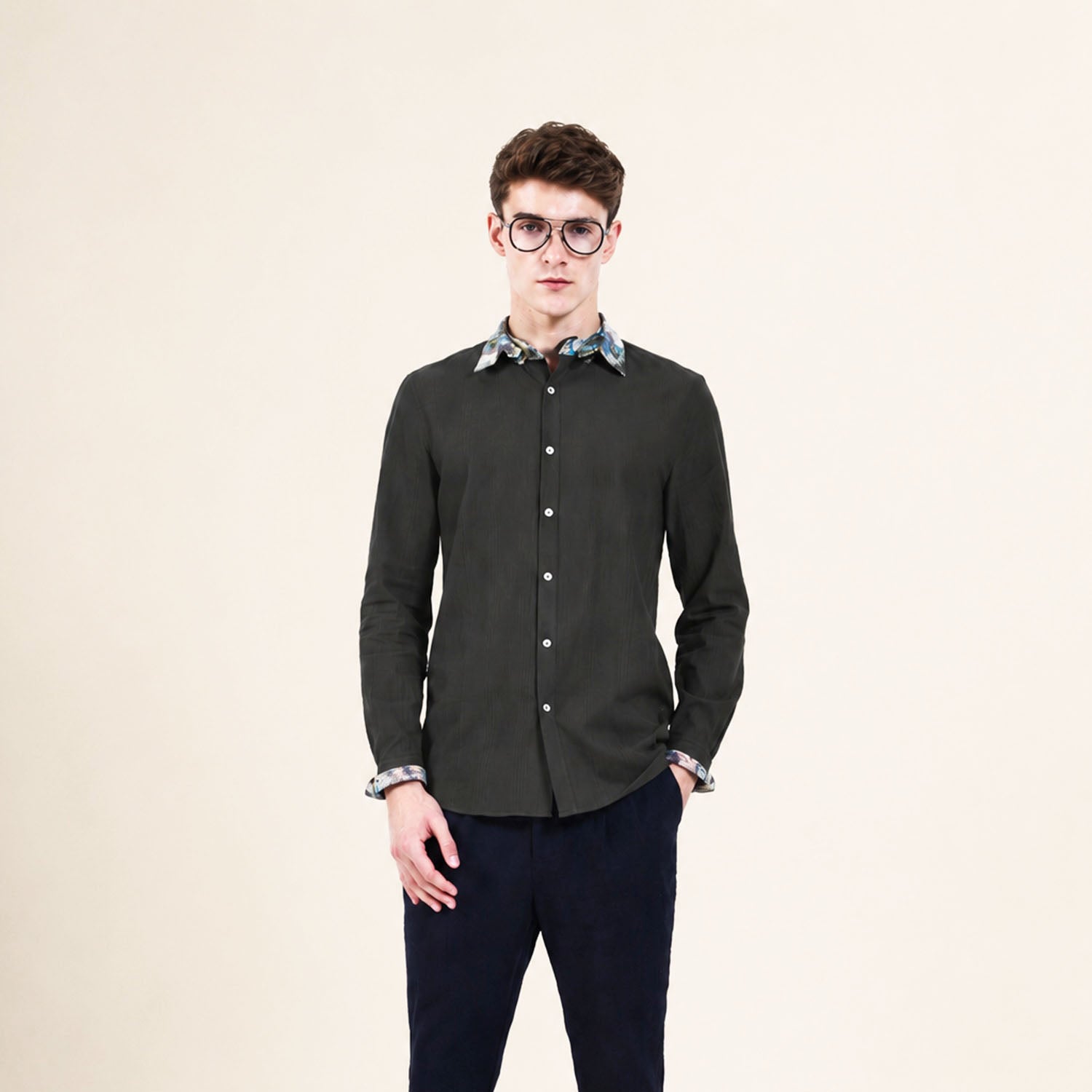 Chemise homme en coton avec col contrasté imprimé