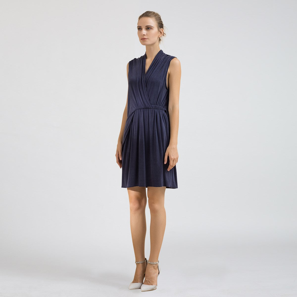 Robe courte maille drapée