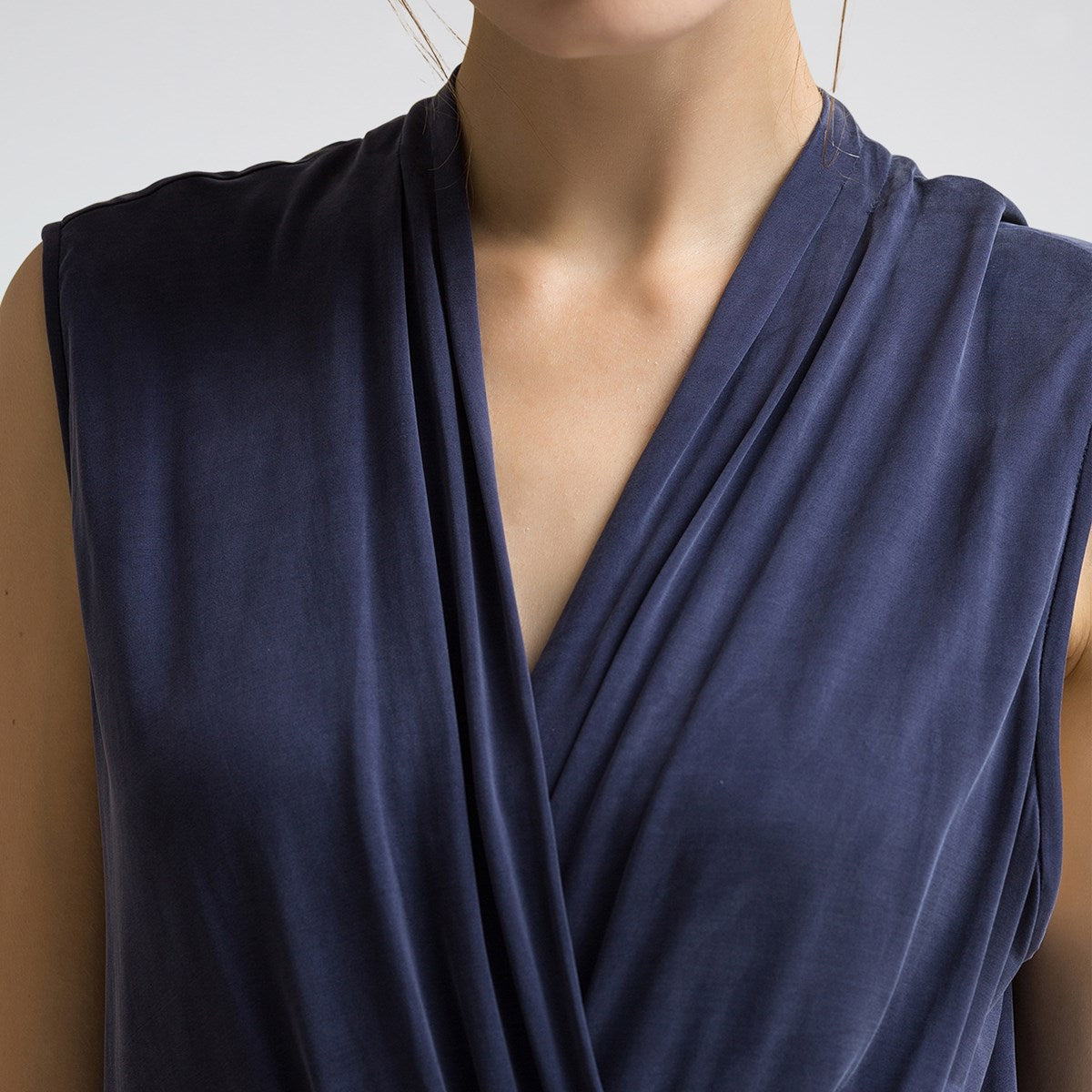 Robe courte maille drapée