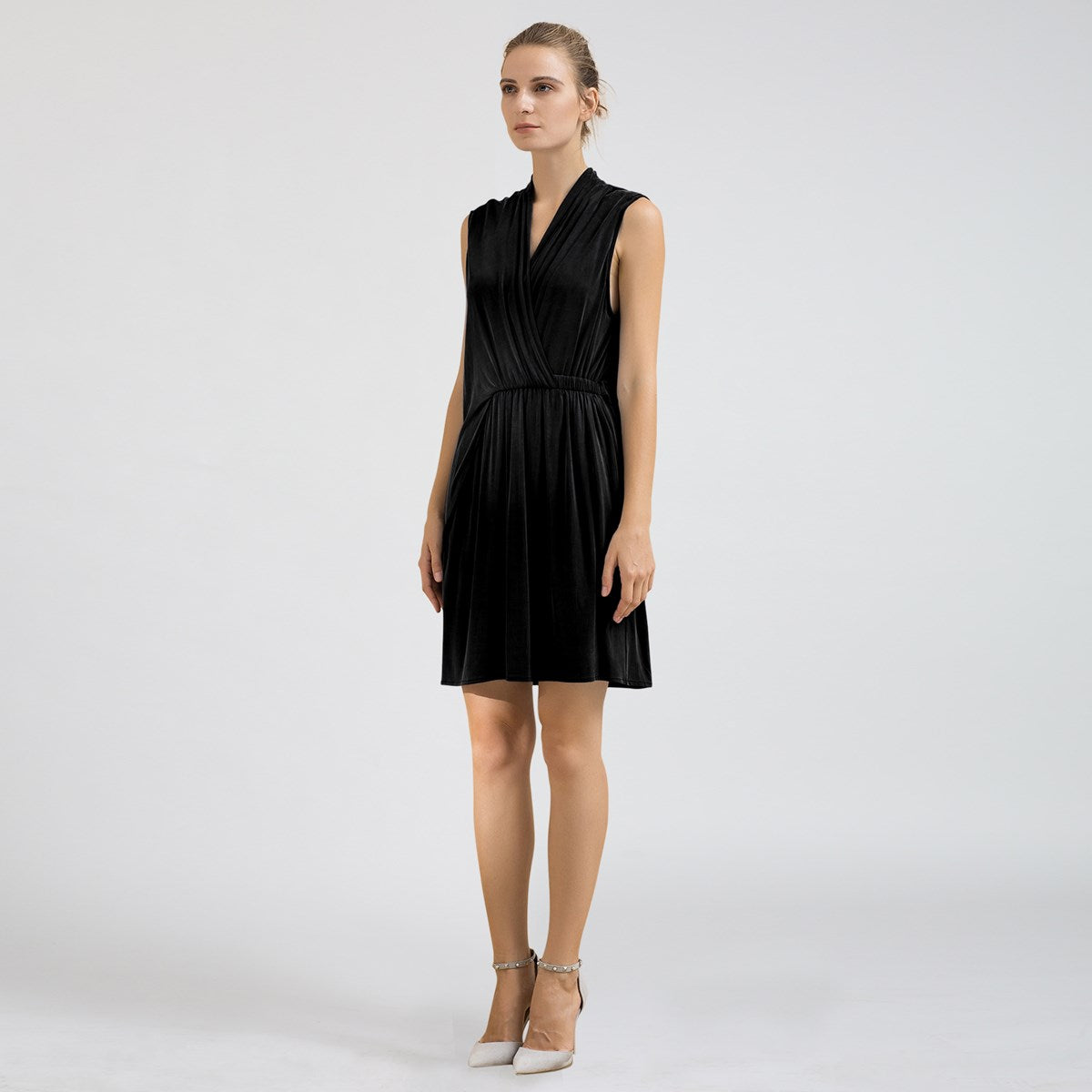 Robe courte maille drapée