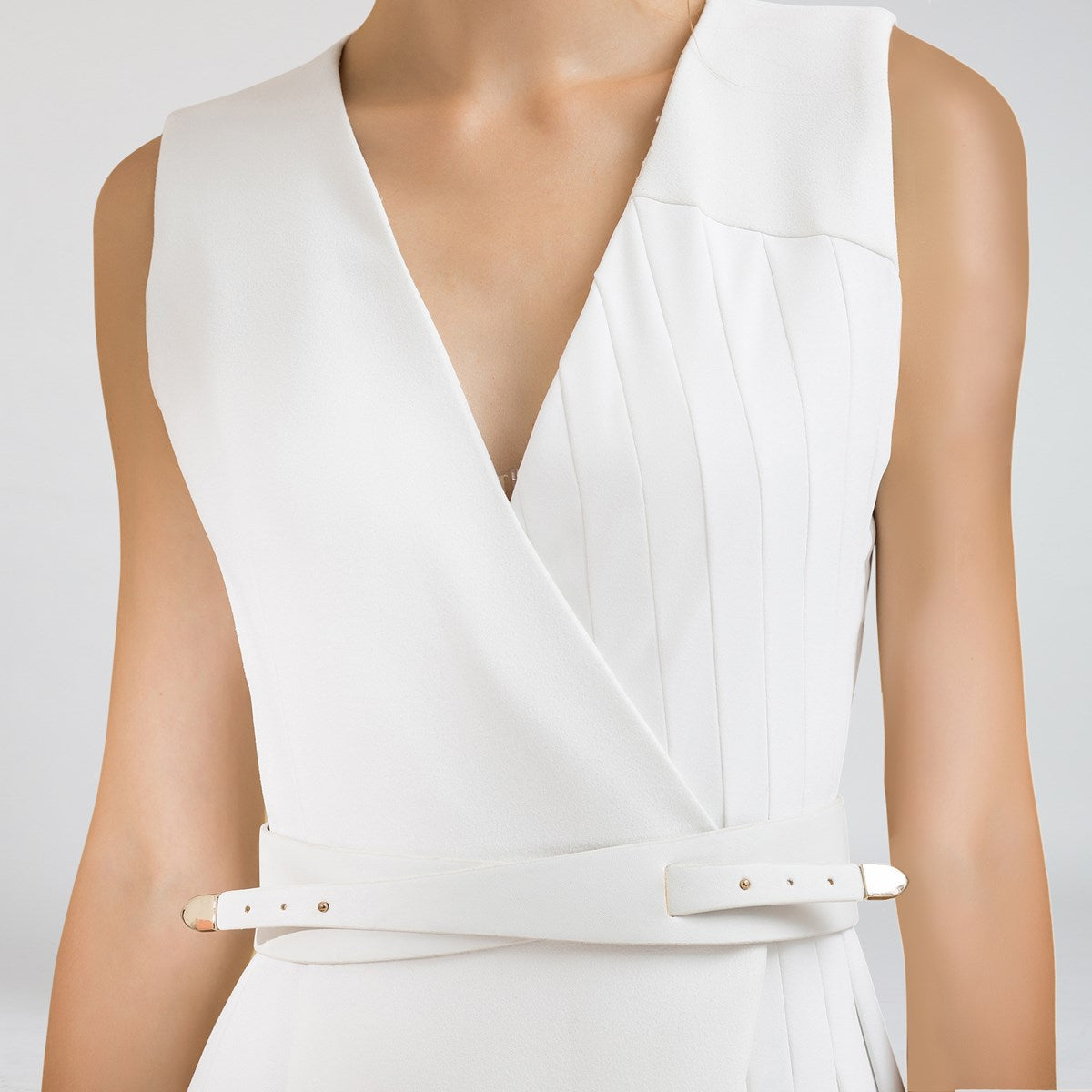 Robe portefeuille structurée à panneau plissé