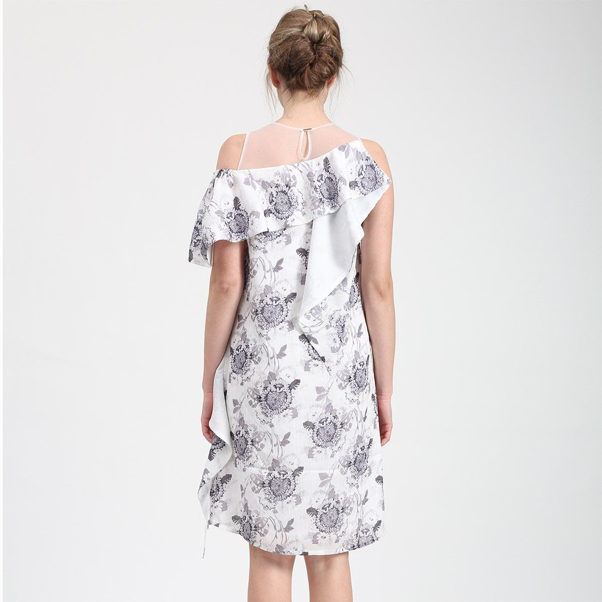 Robe à large volant et à imprimé floral