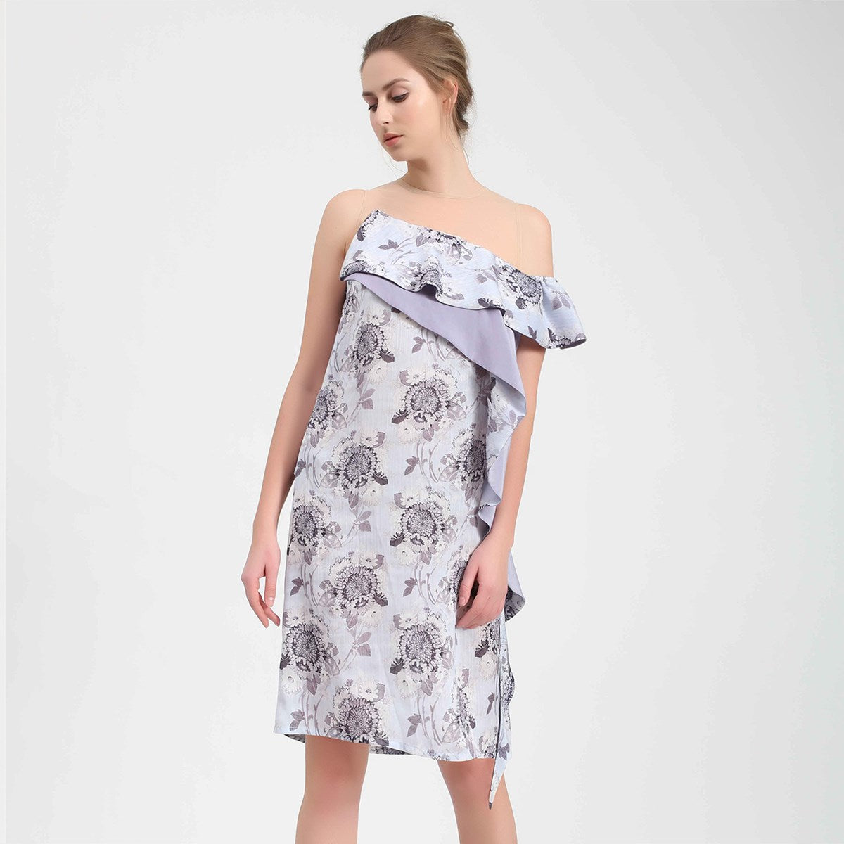 Robe à large volant et à imprimé floral