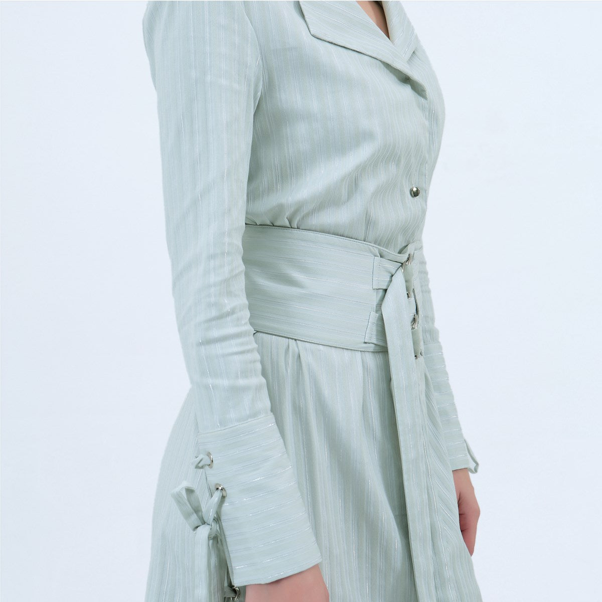 Robe-chemise style tailleur à fines rayures