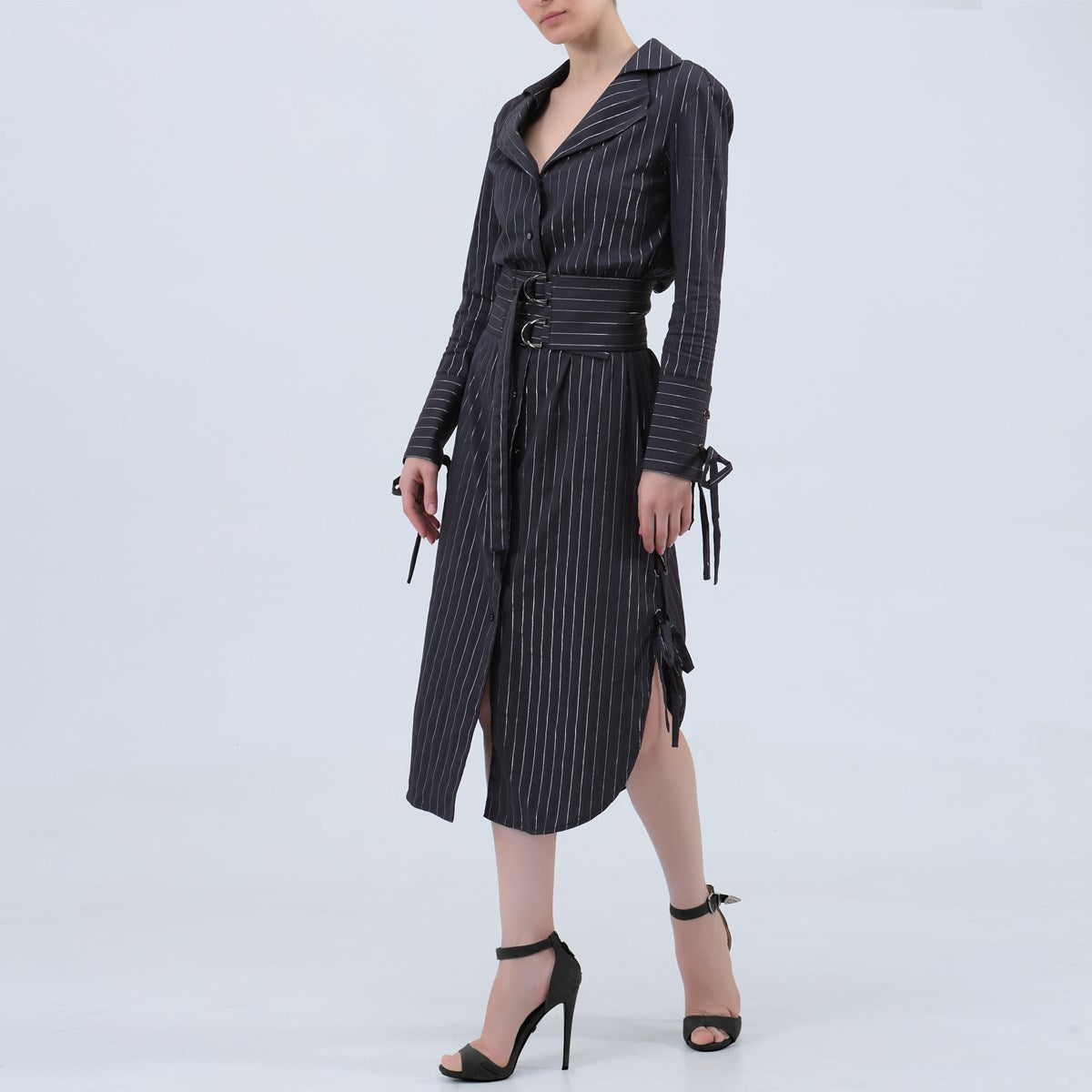 Robe-chemise style tailleur à fines rayures