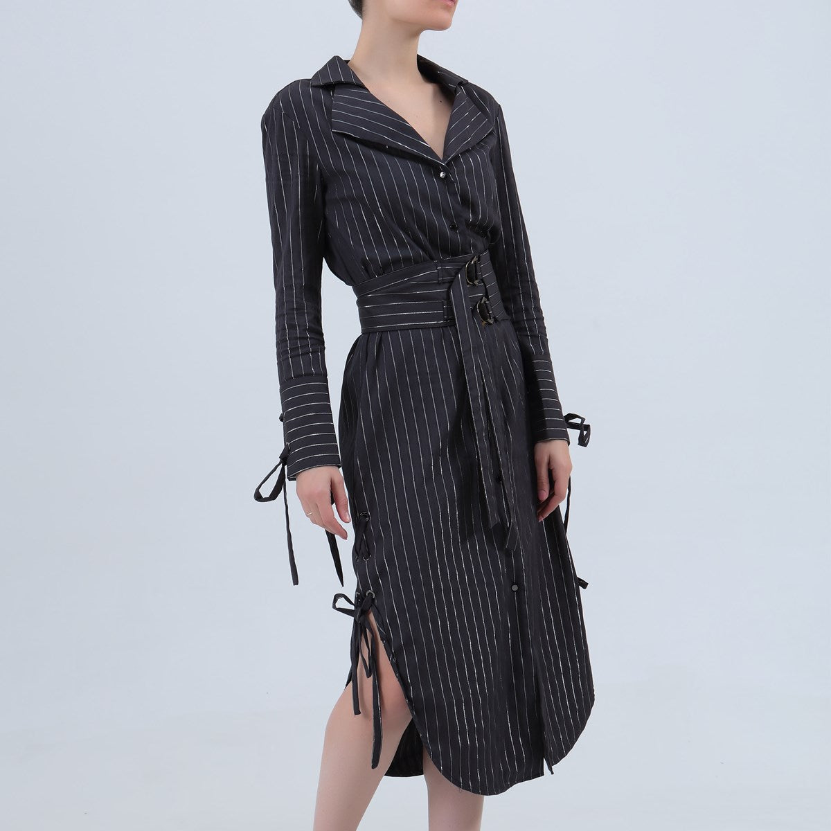 Robe-chemise style tailleur à fines rayures