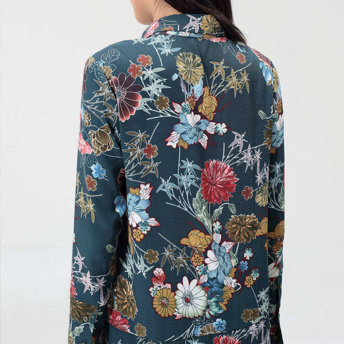 Robe chemise à col noué et imprimé floral