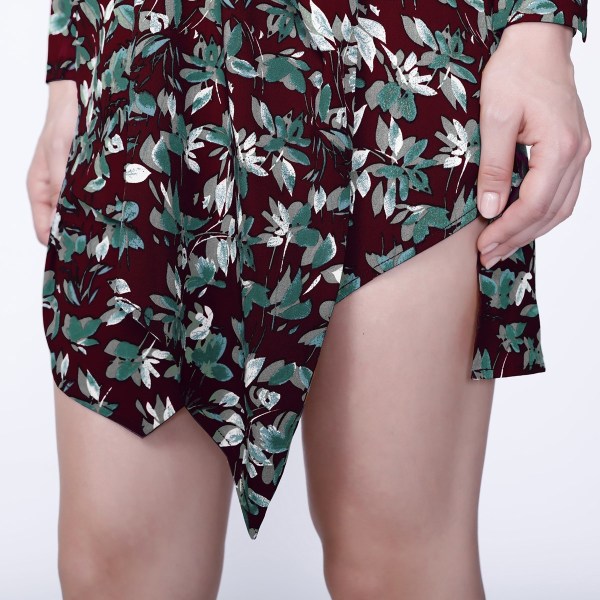 Robe courte effet drapé devant à imprimé feuilles