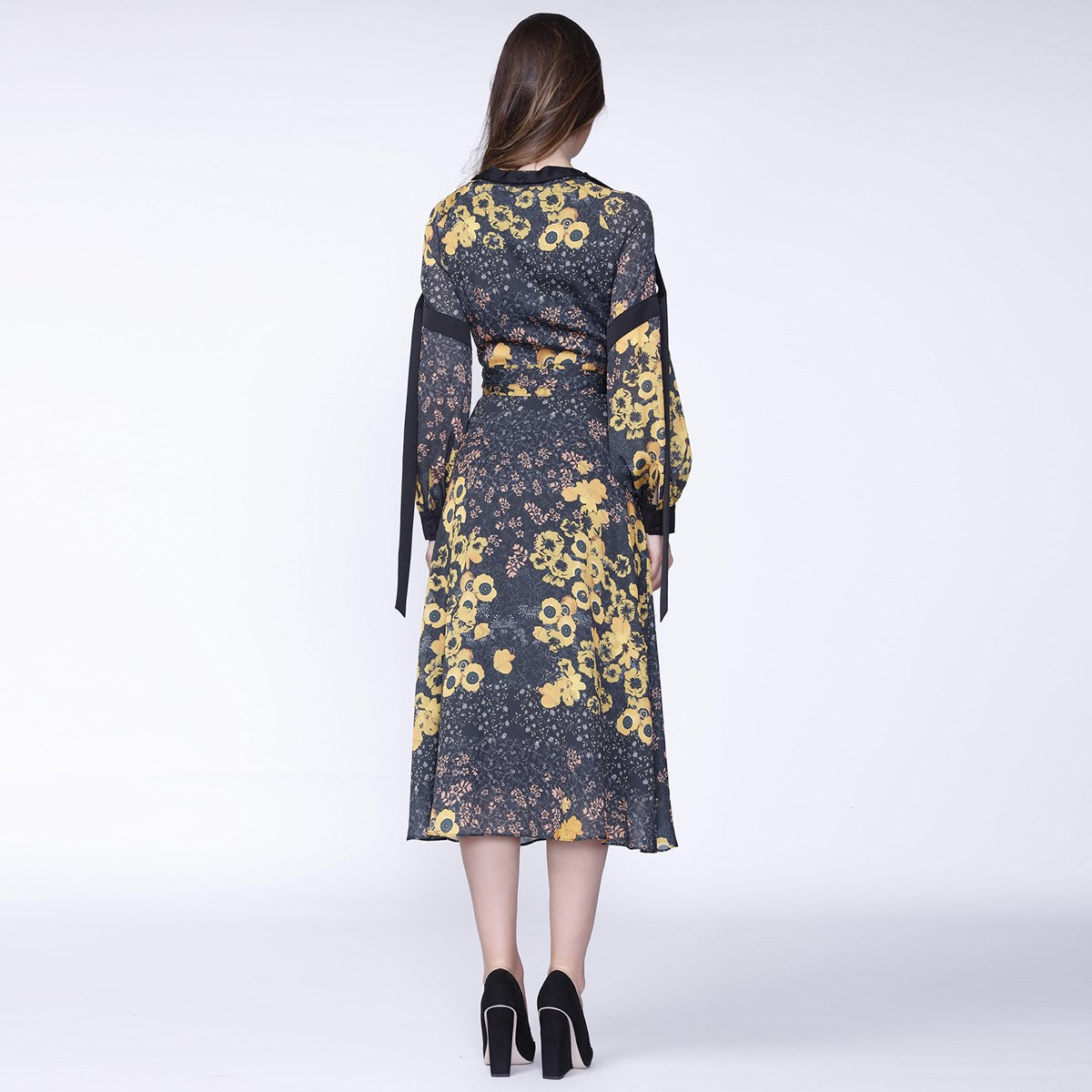 Robe portefeuille garnitures satin et imprimé floral