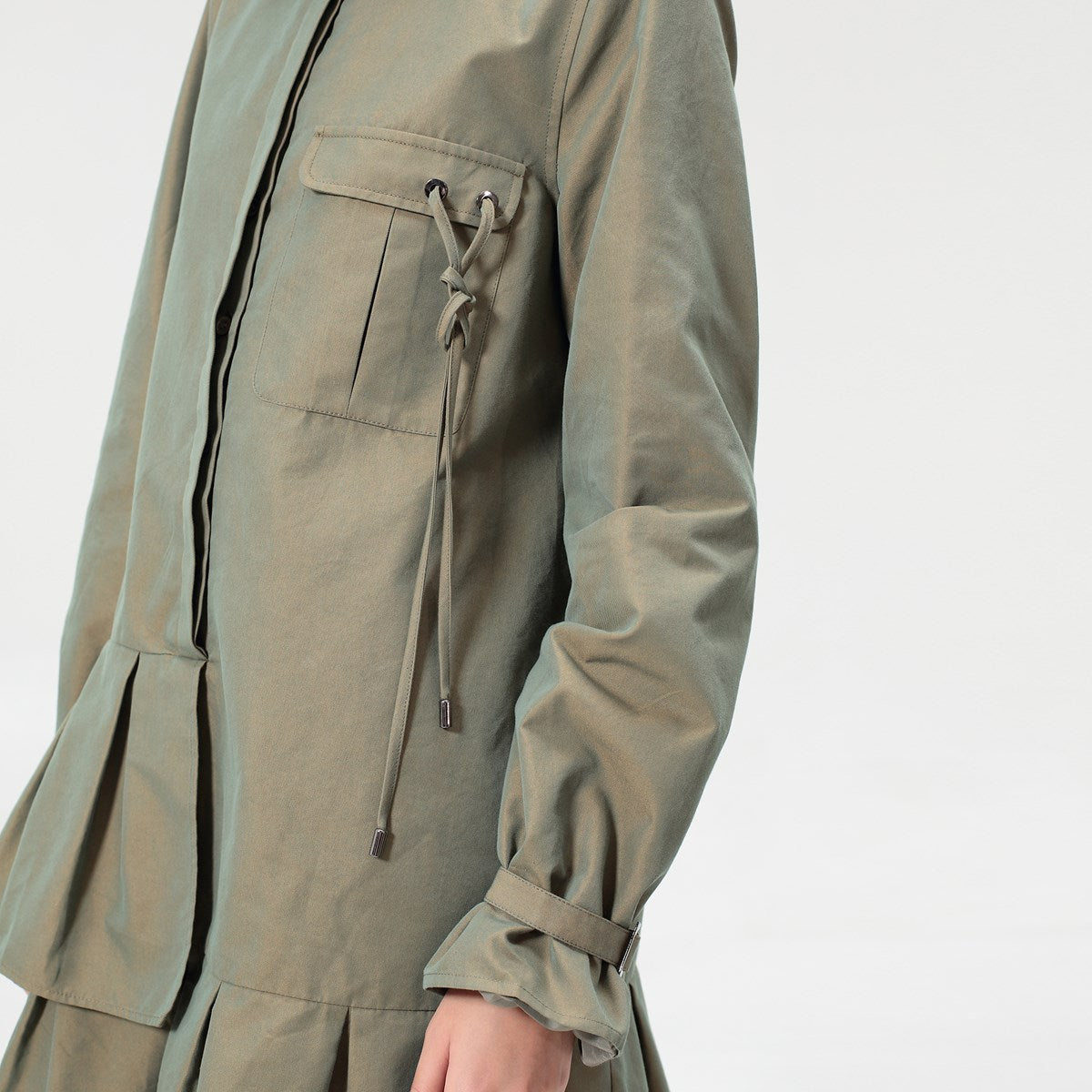 Robe-Chemise style  safari à basques plissées et manches longues