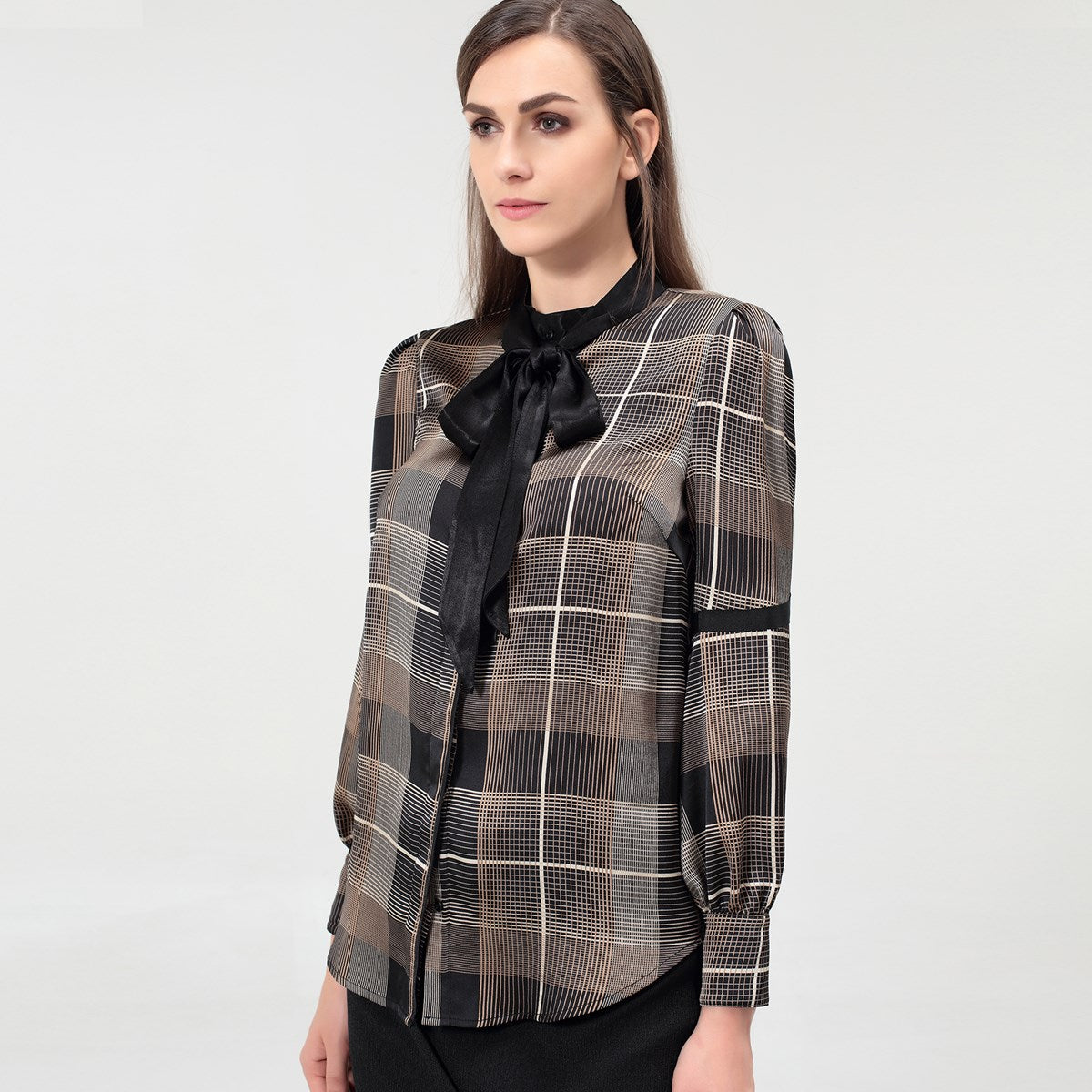 Chemise col-cravate et imprimé carreaux