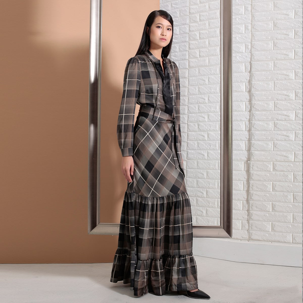 Robe maxi style Bohème à volants et imprimé carreaux