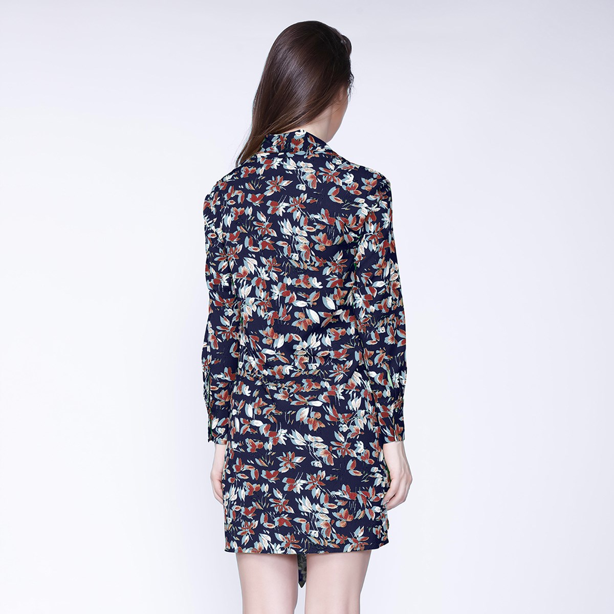 Robe courte effet drapé devant à imprimé feuilles