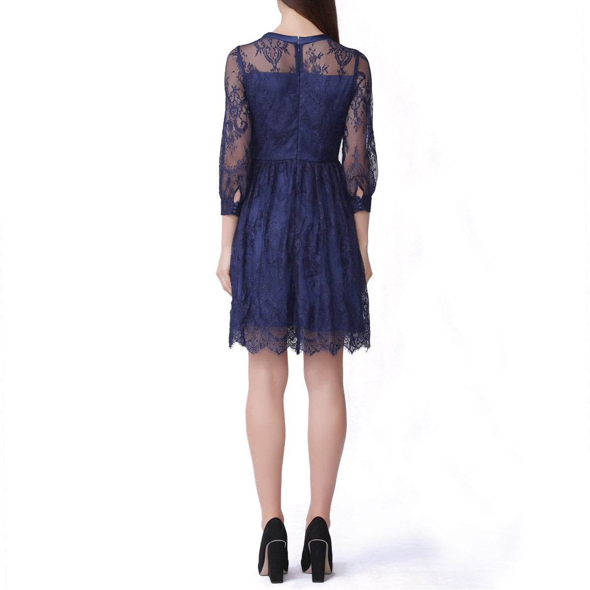 Robe patineuse dentelle et décolleté coeur
