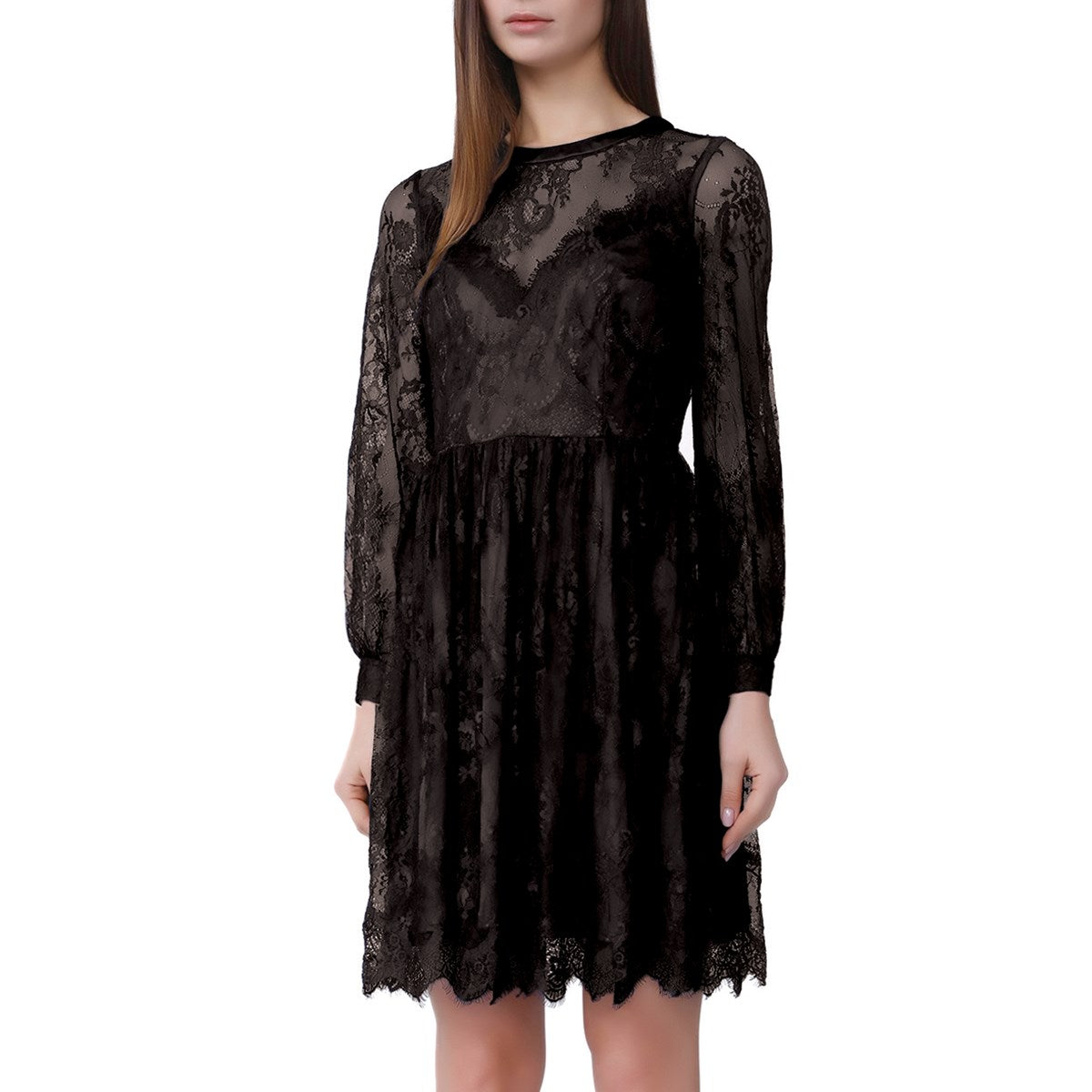 Robe patineuse dentelle et décolleté coeur