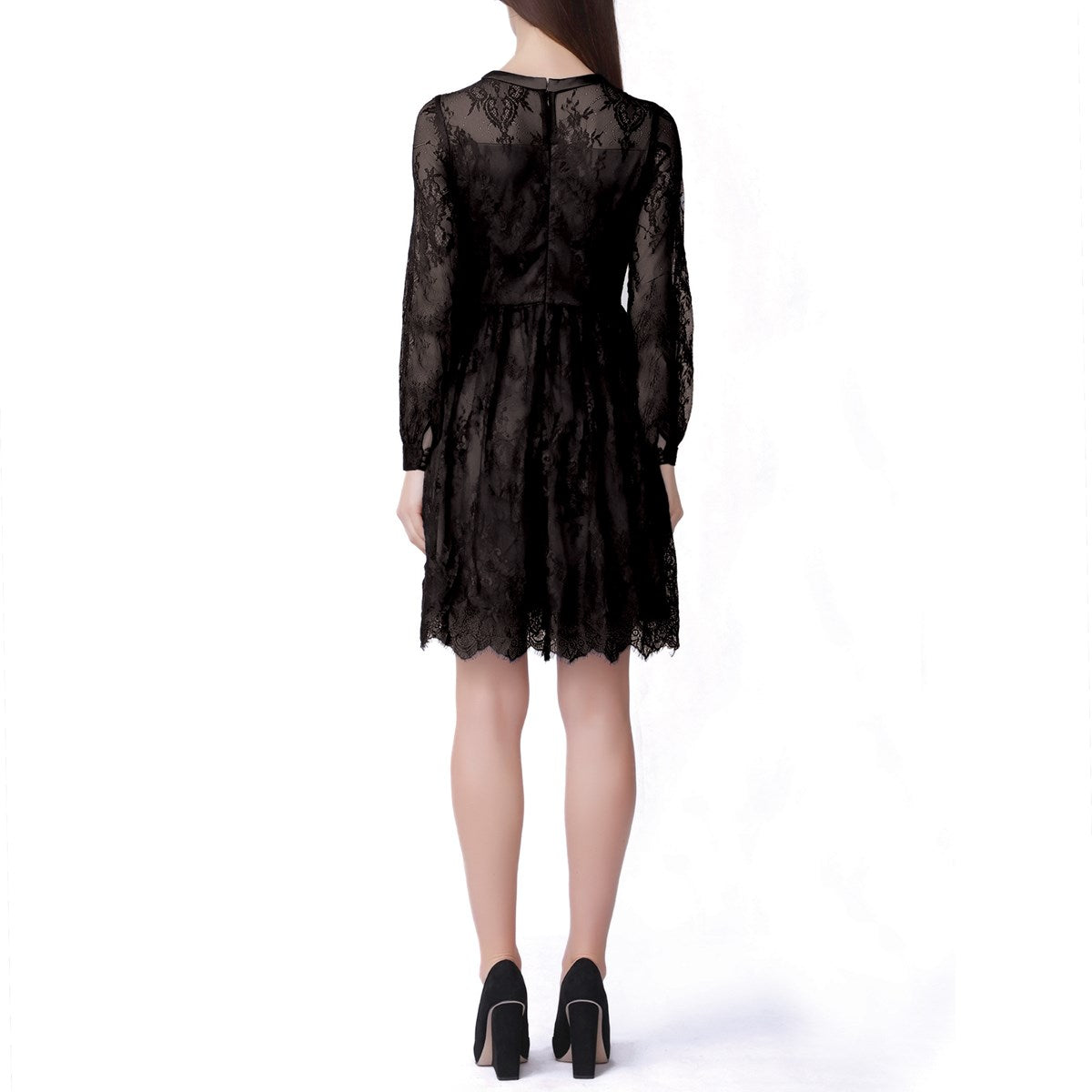 Robe patineuse dentelle et décolleté coeur