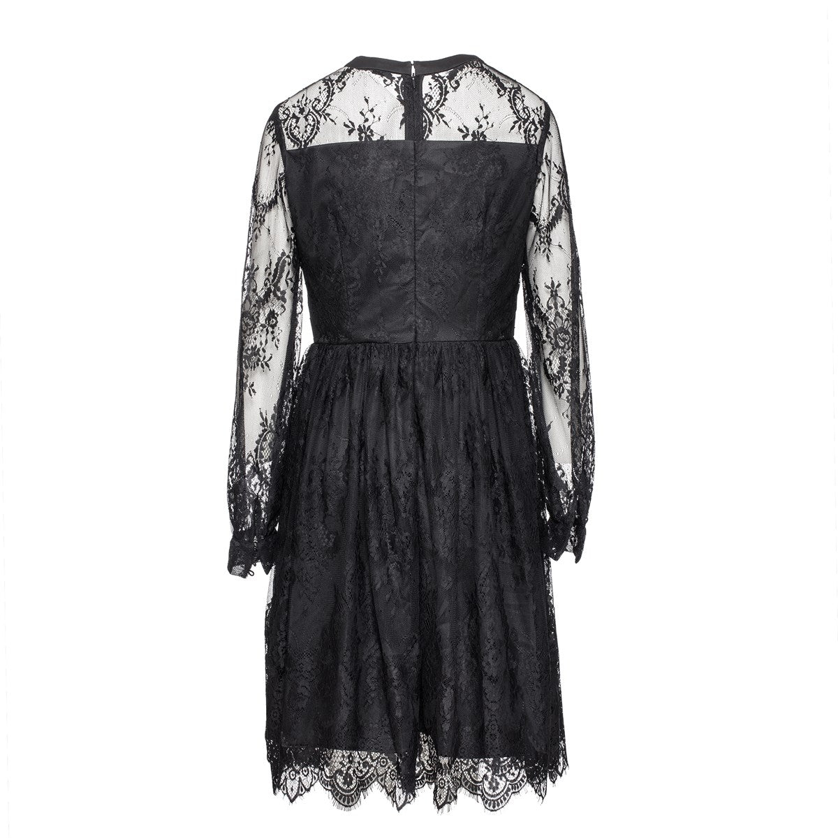 Robe patineuse dentelle et décolleté coeur