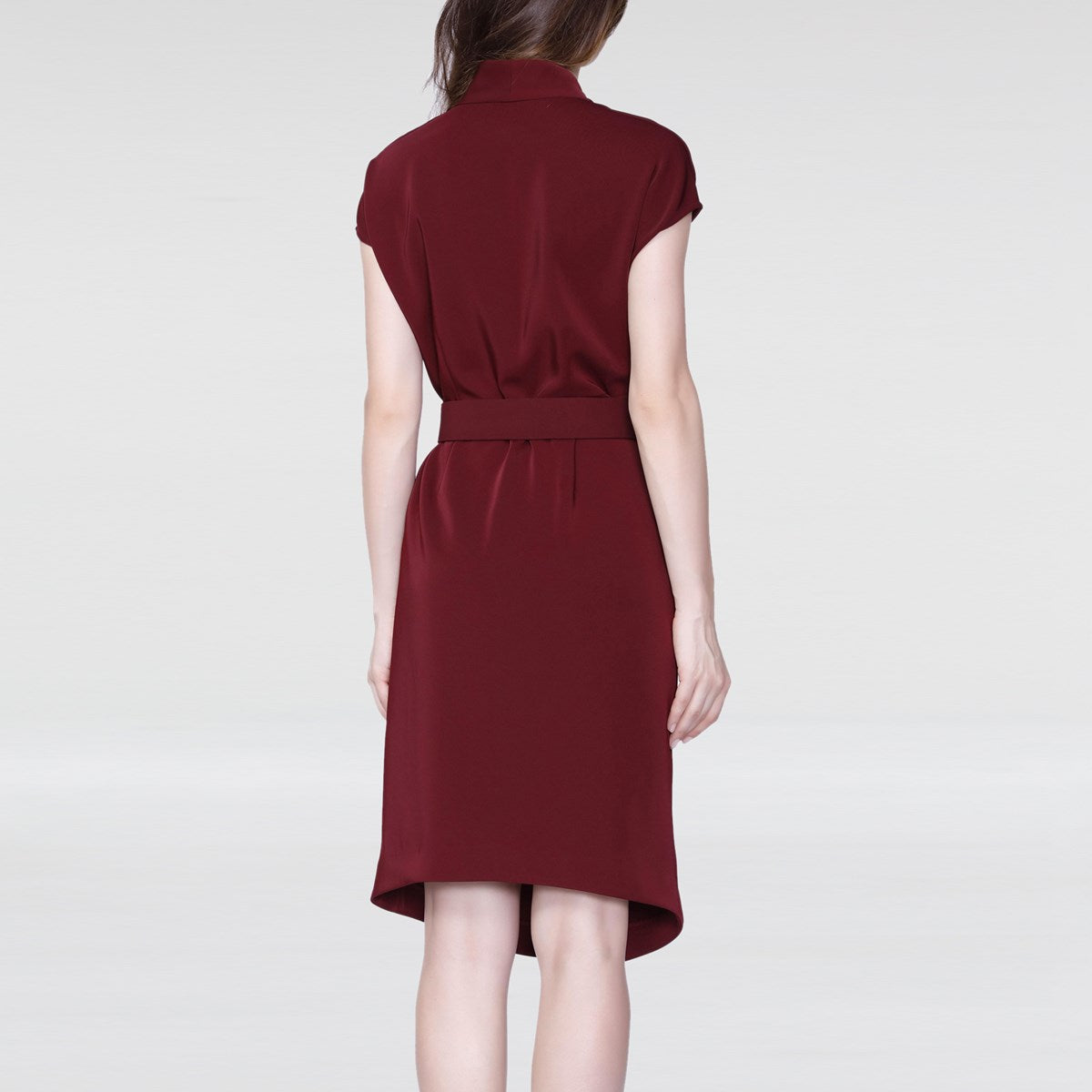 Robe mi-longue effet portefeuille et ceinture rajoutée