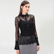 Chemise dentelle et détails de coton