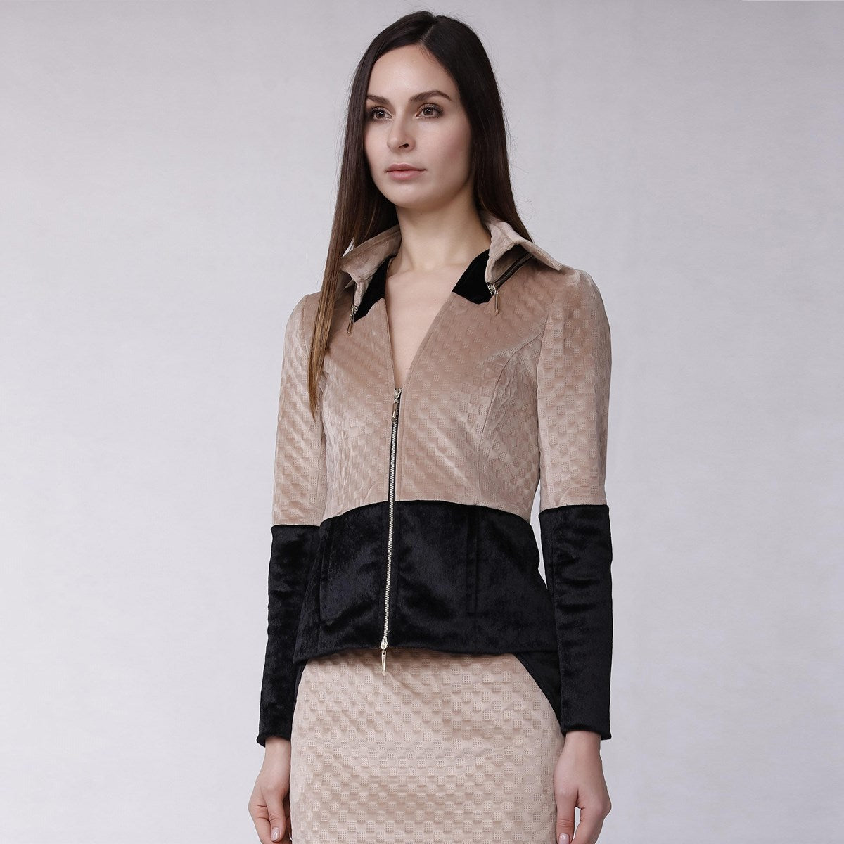 Veste zippée bi-matière velours texturé et faux crin