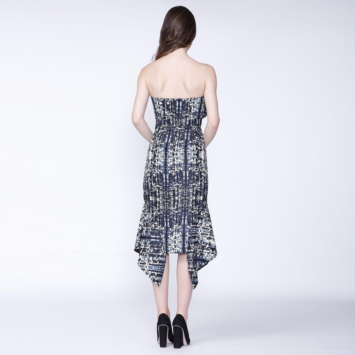 Robe cocktail imprimée, à coupe bustier ajustée à volants buste et basques