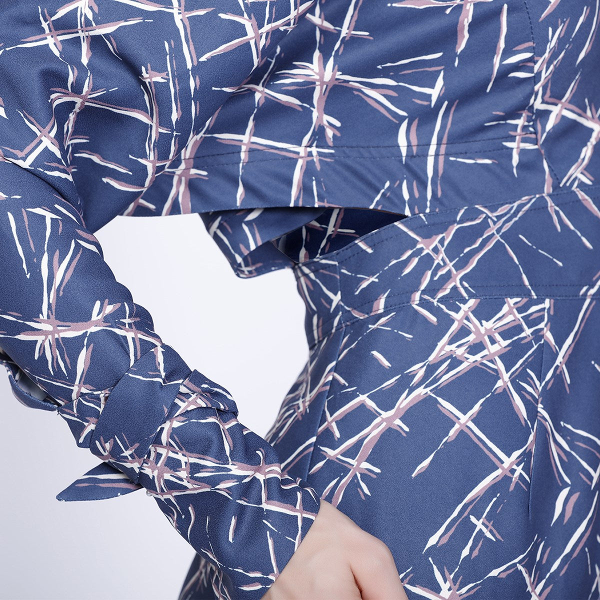 Robe droite à imprimé géométrique et col V