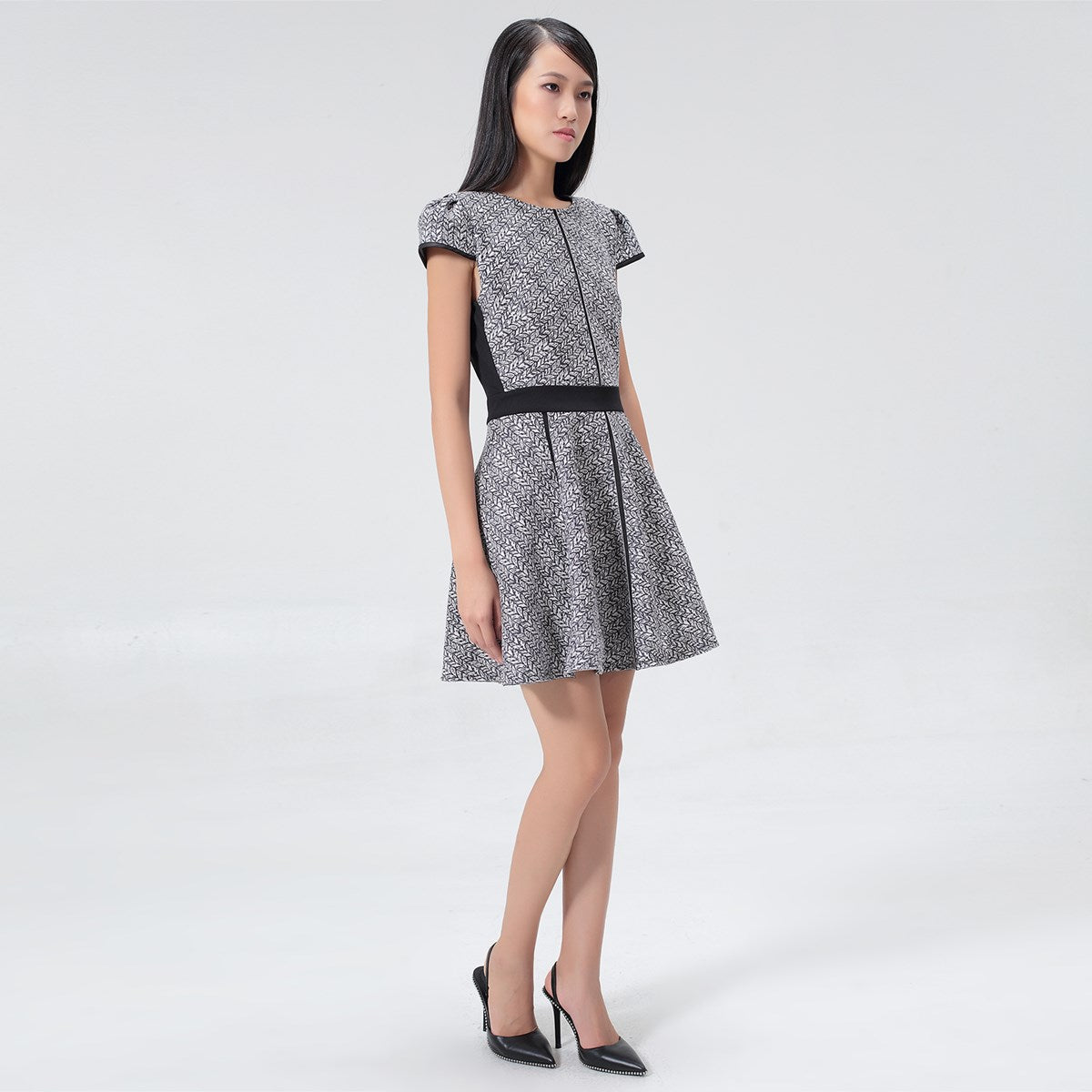 Robe patineuse imprimé géométrique et garniture jersey