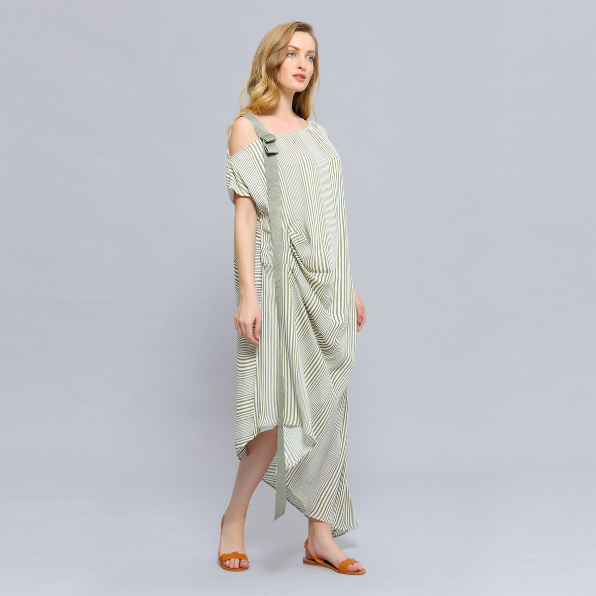 Robe drapée asymétrique à imprimé rayures