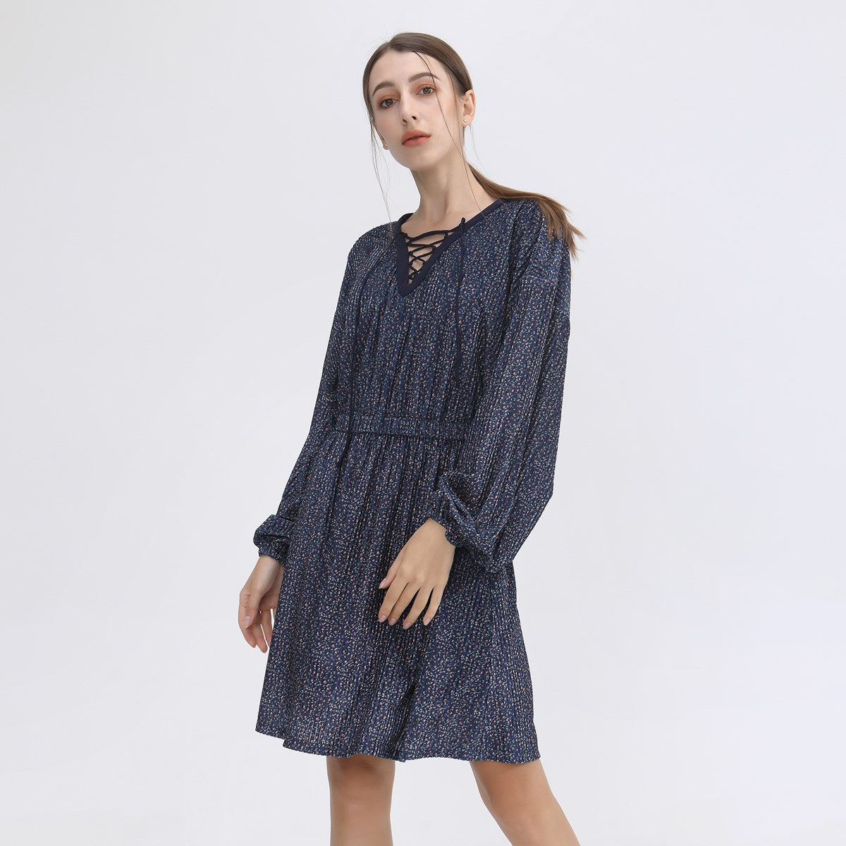 Robe tunique en velours avec laçage au décolleté et imprime liberty
