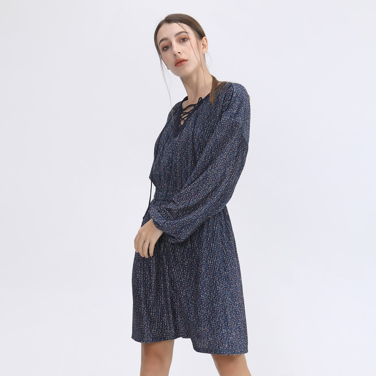 Robe tunique en velours avec laçage au décolleté et imprime liberty