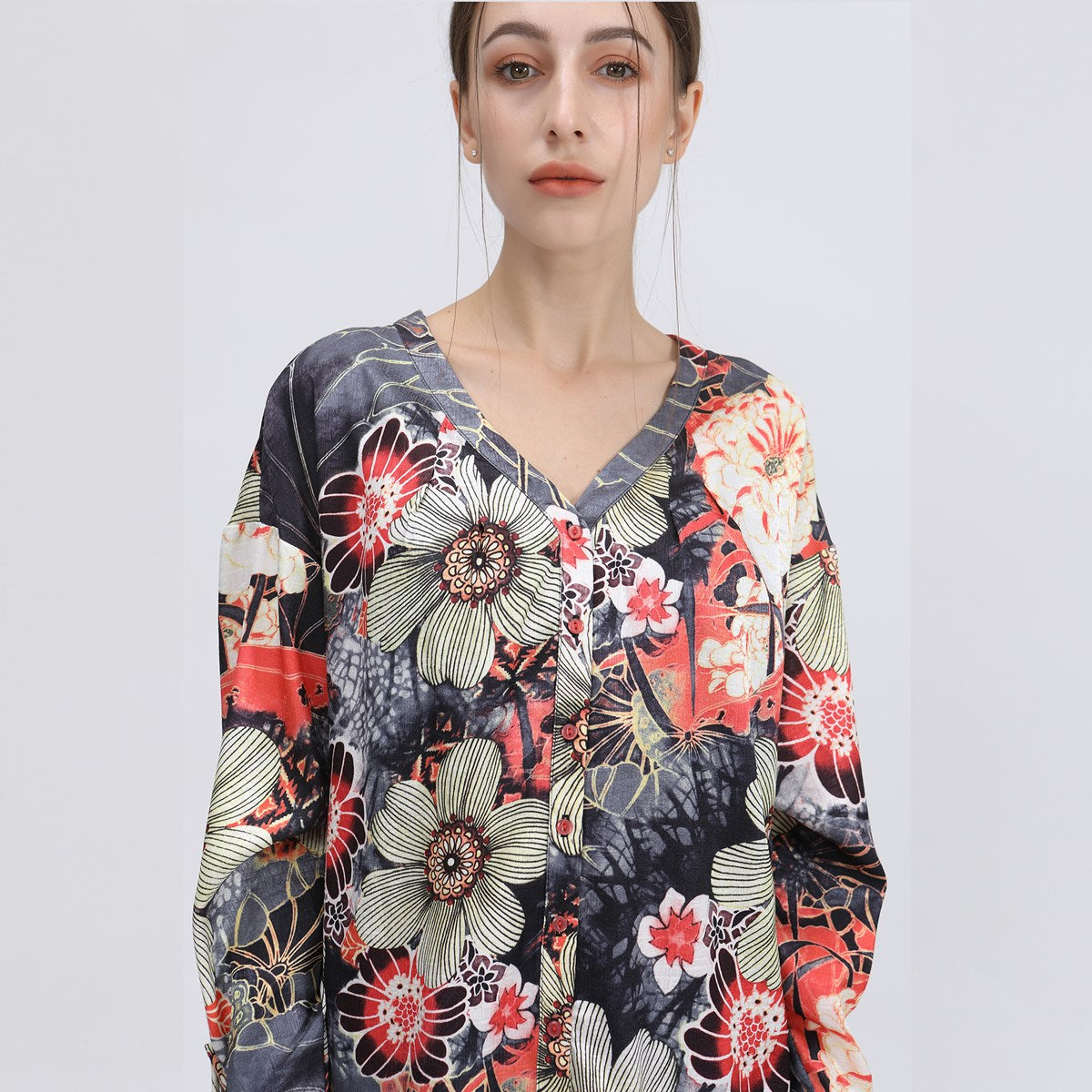 Blouse col V à macro imprimé floral