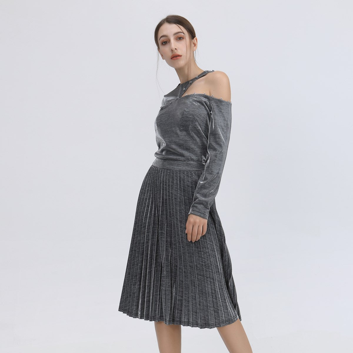Top moiré asymétrique avec une épaule dénudée