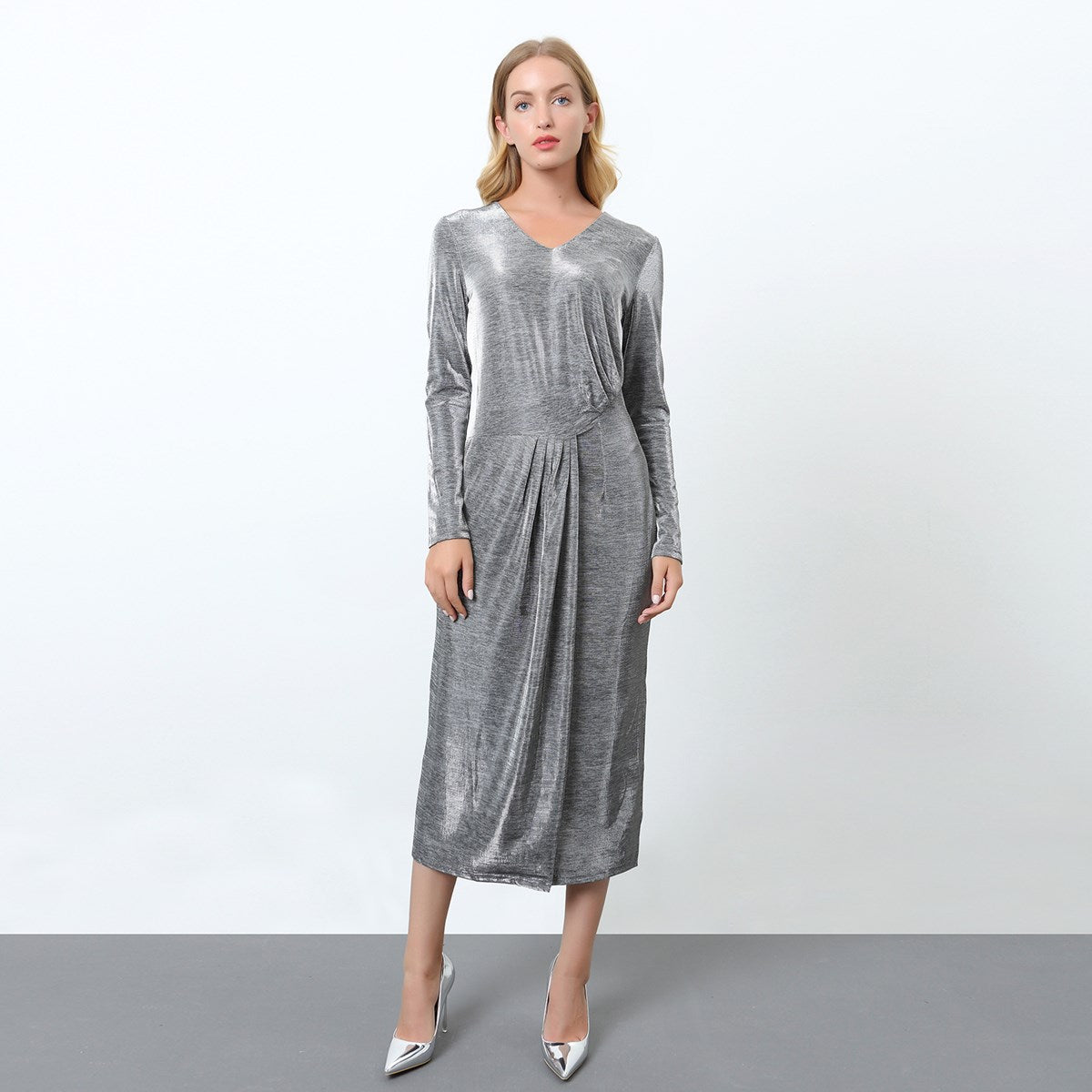 Robe asymétrique cocktail moirée à coupe ruchée