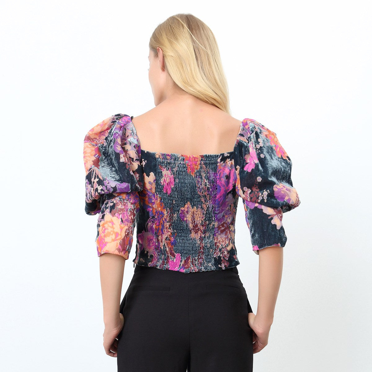 Top style années 80 à imprimé floral et manches bouffantes