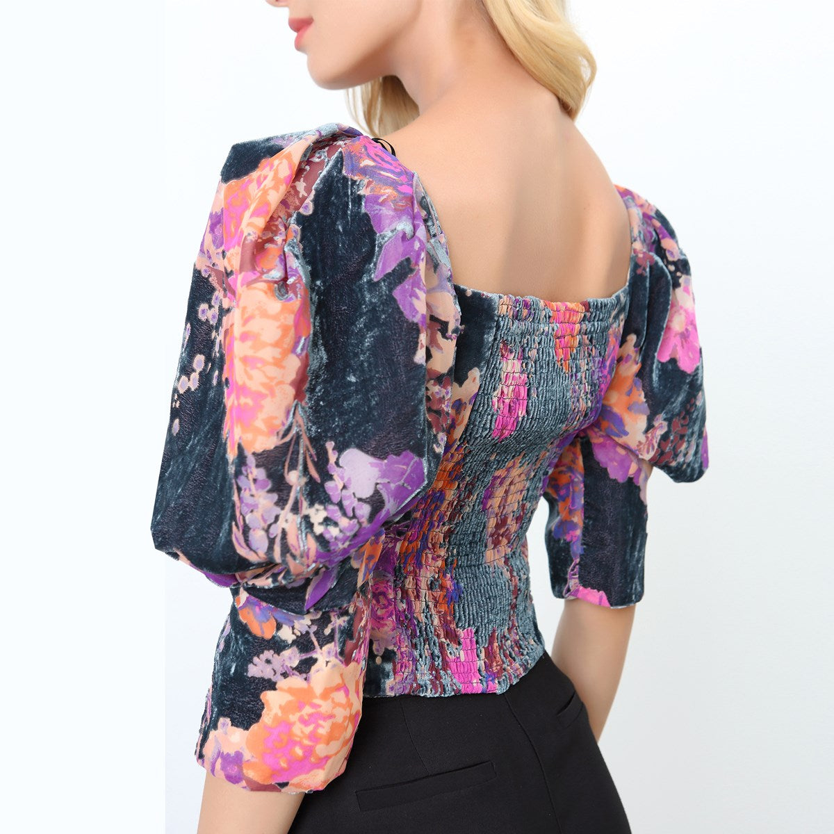 Top style années 80 à imprimé floral et manches bouffantes