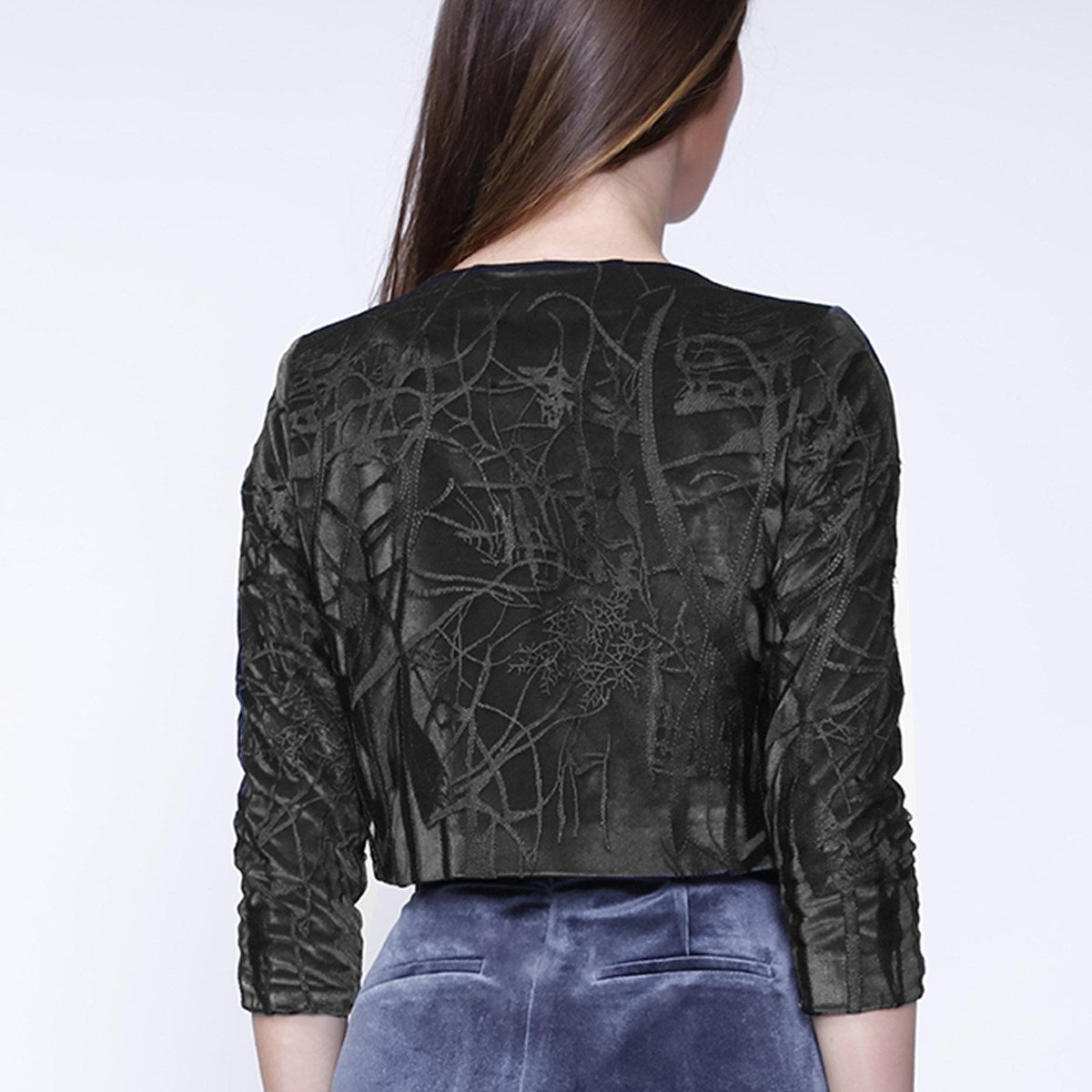 Veste courte en dentelle et velours